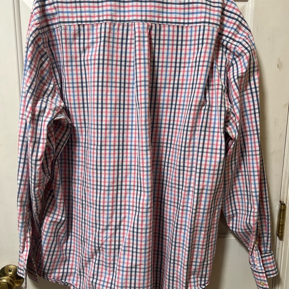 TWO Vineyard vines men’s button down WHALE SHIRTS - Picture 4 of 6